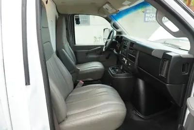 Used 2017 GMC SAVANA G3500 Box trucks Florida US | Truck and Van Outlet #1541709