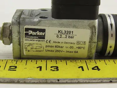 Parker KL3201 Adjustable Pneumatic pressure Switch 0.2 To 2 Bar 250V Max 6A