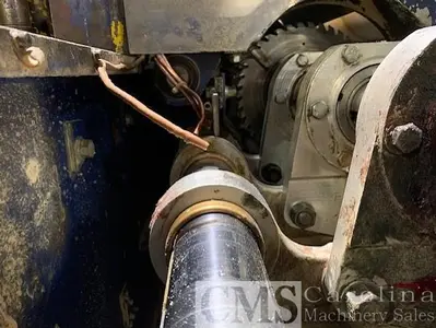 USED NEW VENTURE MFG GANG RIP SAW WITH MOVING BLADES