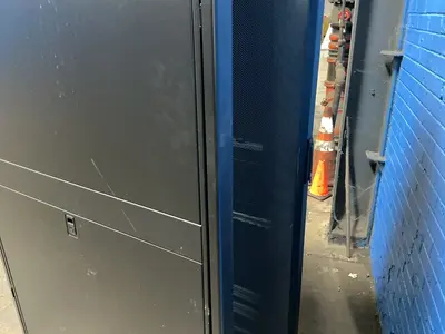 Used APC _UNKNOWN_ Cabinets Ohio US | HGR 24 #1787264