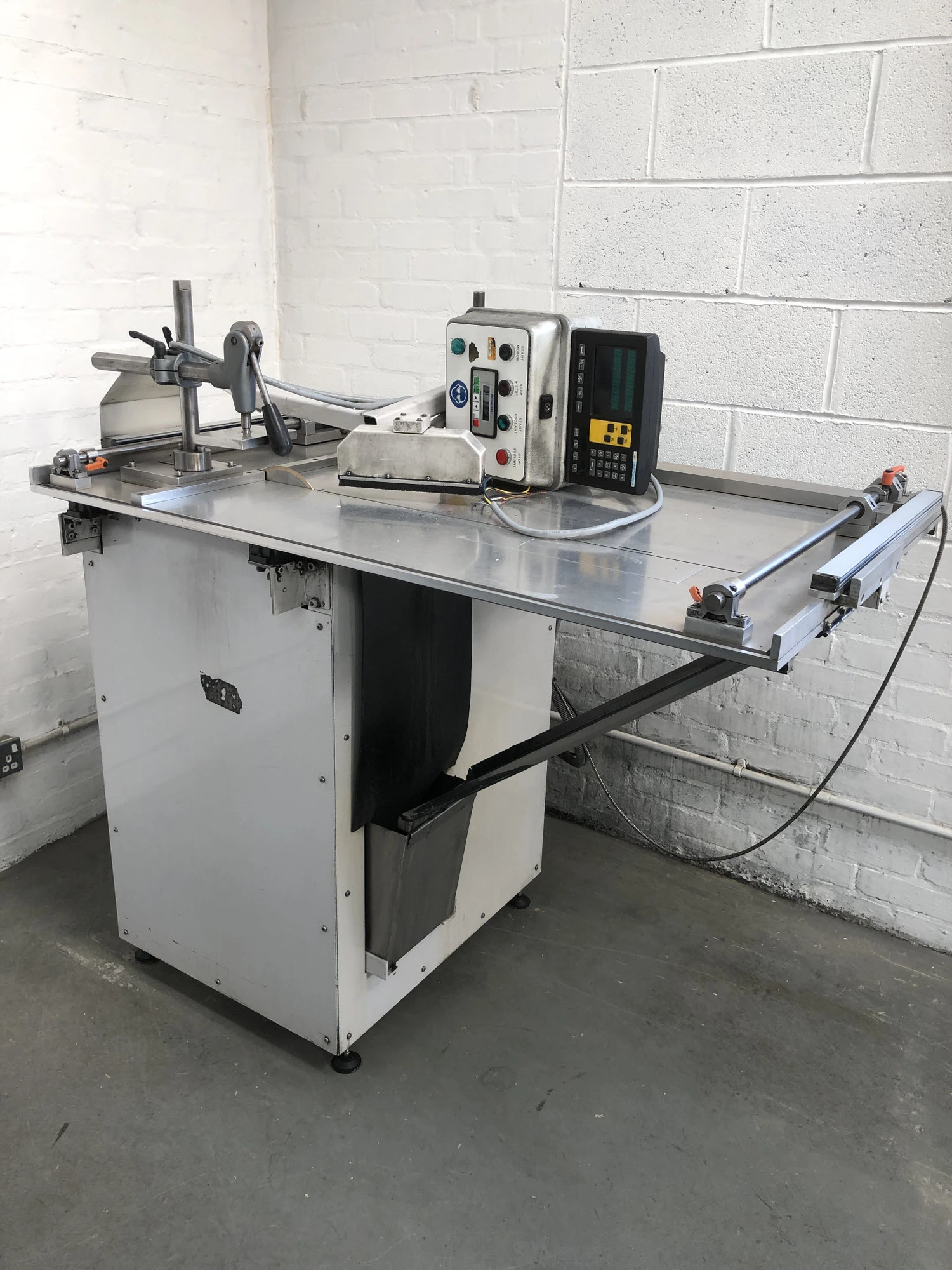 Benetec Circular Saw with Clamp, Guard and Machine Scales
