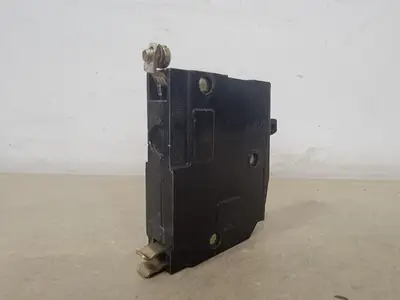 USED SQUARE D QOB115