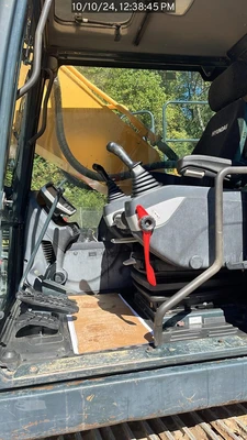 Used 2017 HYUNDAI HX330L Crawler Excavators North Carolina US | National Equipment Dealers #1436885