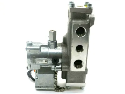 NEW PARKER L7053Z10253 SINGLE SOLENOID VALVE 1/2" K065Z03553