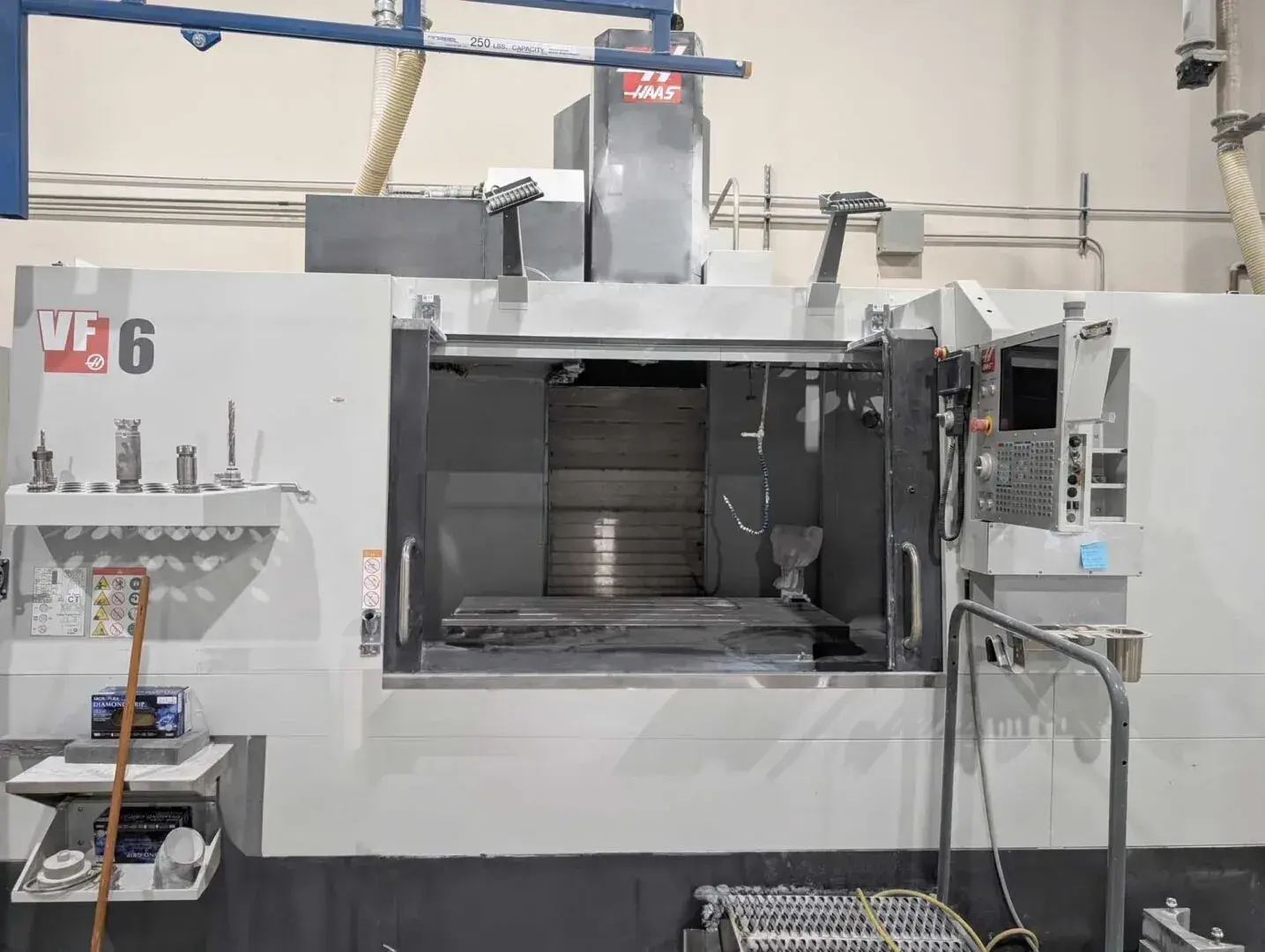 Used HAAS VF-6/40 Vertical Machining Centers Illinois US | Lion Machinery #1309592
