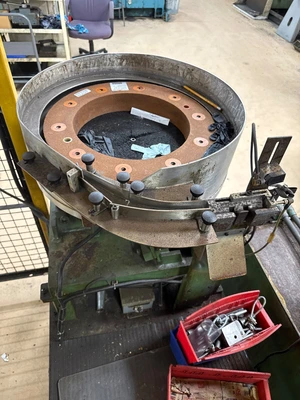 Used 1990 SEIKO RT3200 Robots Ontario CA | Aucto #1368780