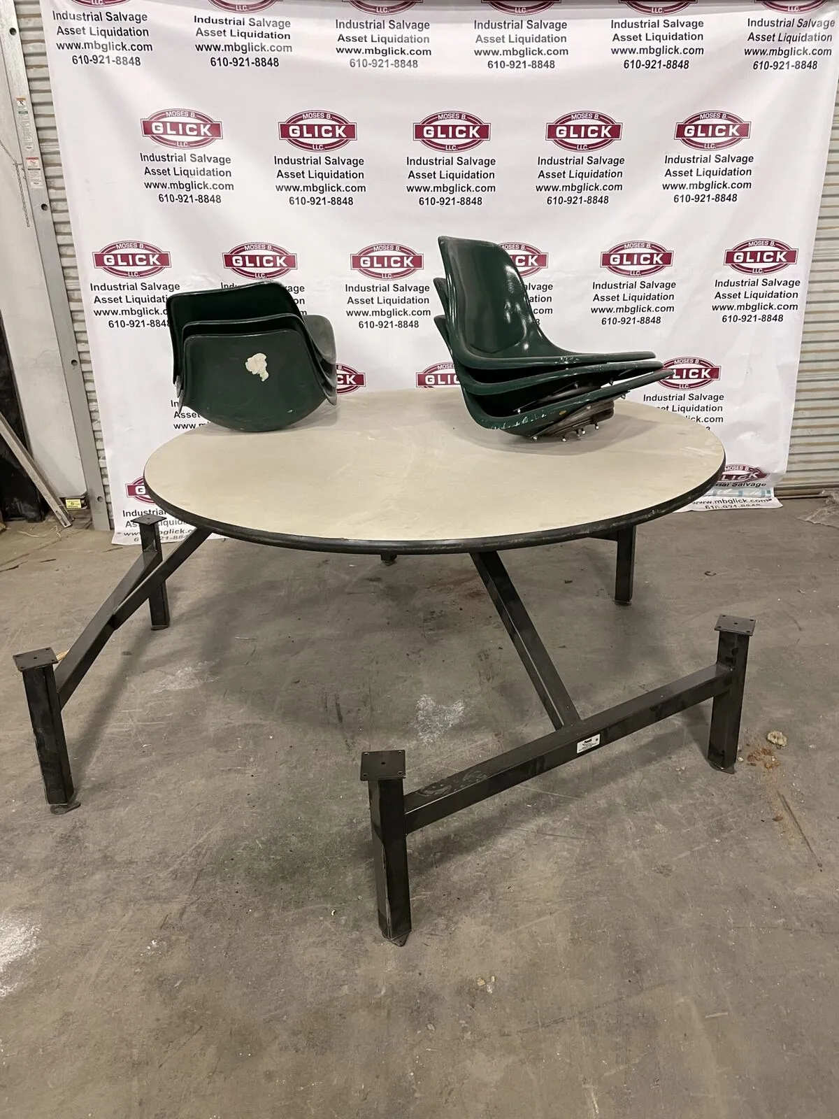 Plymold 60” Indoor Round Picnic/Lunch/Cafeteria Table ; 6 Seats