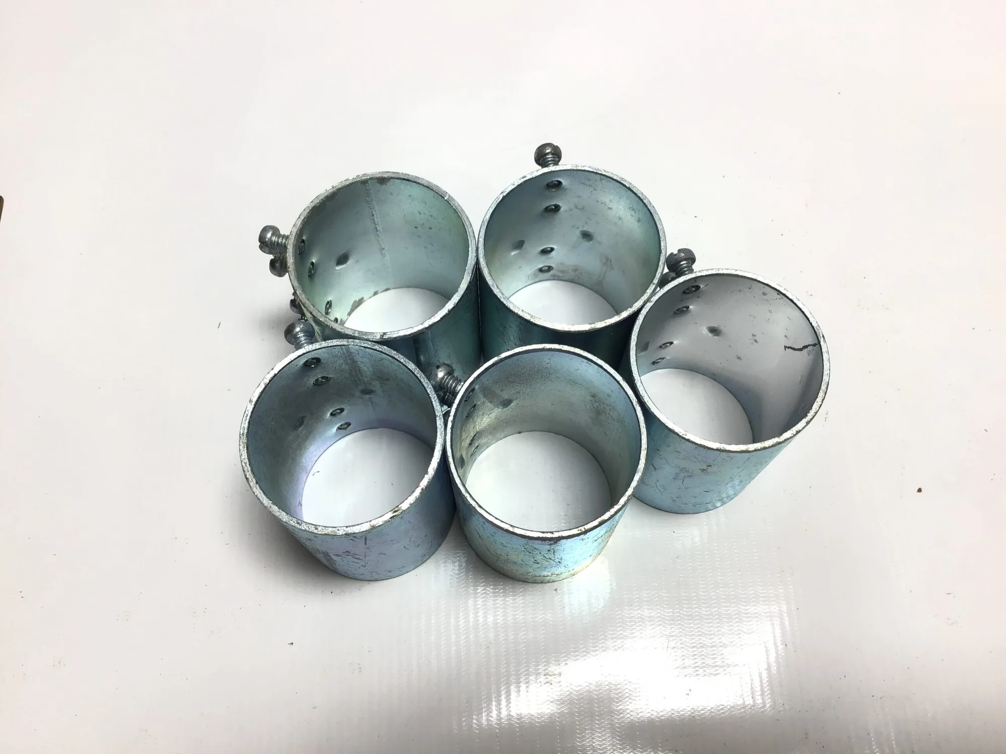 Crouse-Hinds 465 2″ Steel Set Screw Couplings Zinc Plated Lot of 5