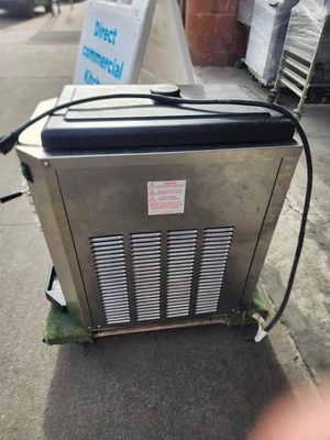 USED Taylor Taylor Shake slush