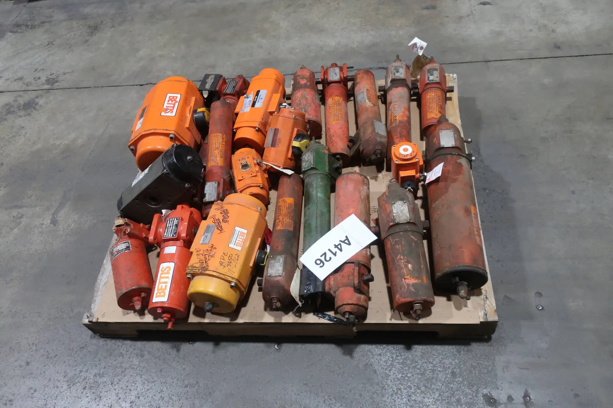 PALLET OF ASSORTED BETTIS ACTUATORS