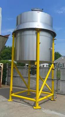 SPC9203  Tank 1900 gallon vertical tank, Stainless Steel, bottom & 1/3 up the side jacket, 3 hp bottom mounted agitator, dish