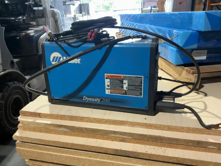 Used MILLER DYNASTY 200, DYNASTY 200 PORTABLE AC/DC TIG AND STICK INVERTER WELDER Tig Welders Michigan US | Miedema Asset Management Group #1424985