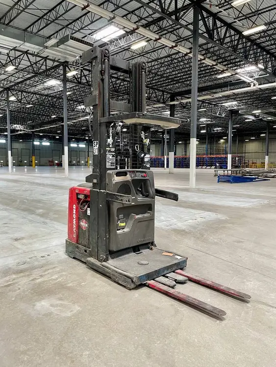 Used 2012 RAYMOND 550-OPC30TT Order Pickers Texas US | TB Forklifts #1274905