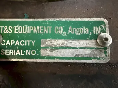 4,000 LB 48" X 48" HYDRAULIC TILT TABLE. STOCK # 1003825.