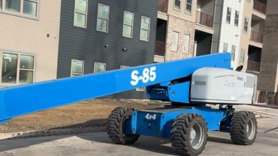 USED 2014 Genie S-85