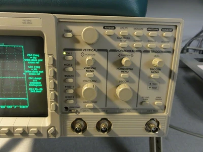 USED TEKTRONIX TDS320