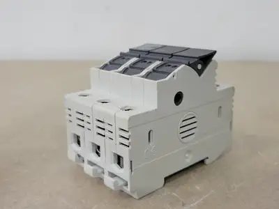 USED ALLEN-BRADLEY 1492-FB3C30-L