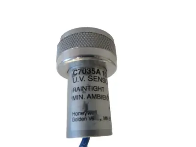 NEW HONEYWELL C7035A1023 U/V FLAME DETECTOR NO BULB