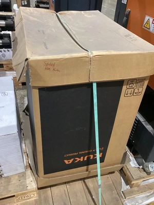 NEW 2015 KUKA KR16 L6-2 + KR C4 NA