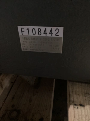 USED FANUC R-2000IB/210F + R30IB