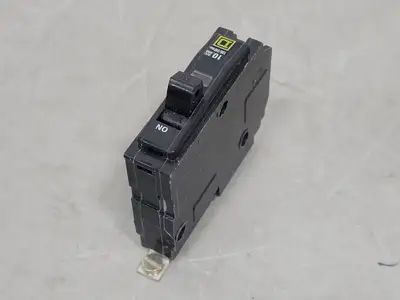 NEW SQUARE D QOB140
