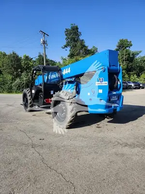 USED 2025 GENIE GTH844