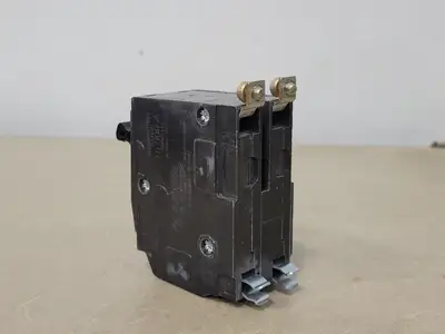 Used SQUARE D QOB250 Switchgears British Columbia CA | Lenmark #239679