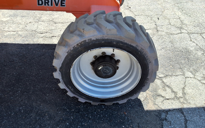 USED 2013 JLG M600JP