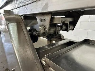 9' Shaker Conveyor