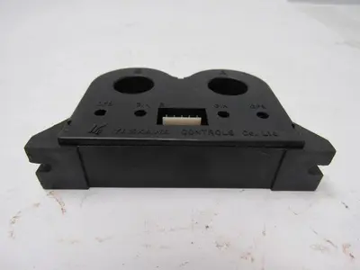YASKAWA HITACHI UND-300W/200/5 Current Transformer From Seiki HT20SII