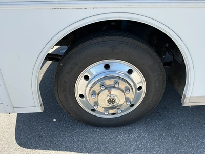 USED 2013 WINNEBAGO F53