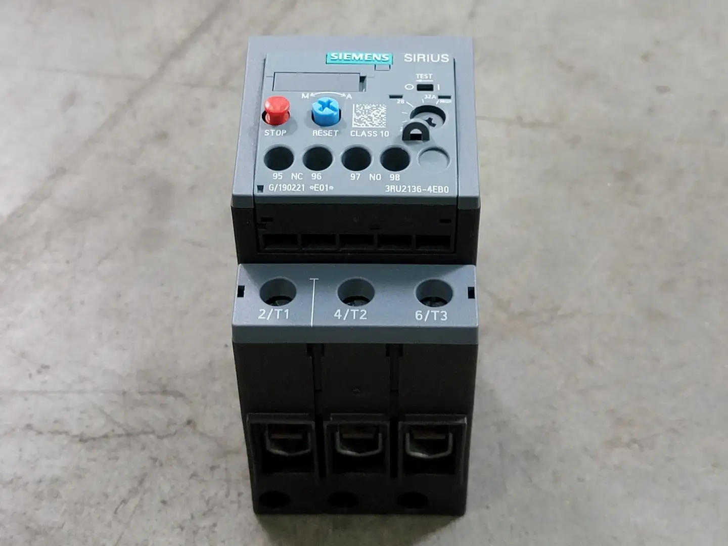 NEW SIEMENS 3RU2136-4EB0