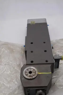 BTM CORP 74500E-733228H-135AR-SC2P DC PNEUMATIC POWER CLAMP #827A