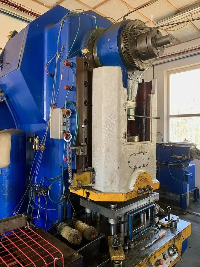 Used 1990 SMERAL LE 250 C Gap Frame (OBS) Presses CZ | Amaron s.r.o. #1056817