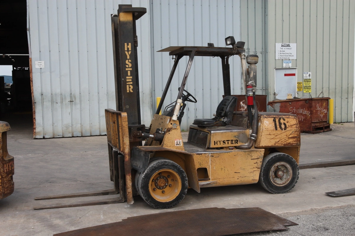 Hyster H80XL 8,000 lbs Cap Forklift (LOCATION: Schertz, TX)