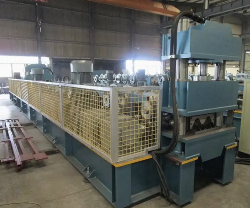 Highway Guardrail Roll Forming Machine in Canada