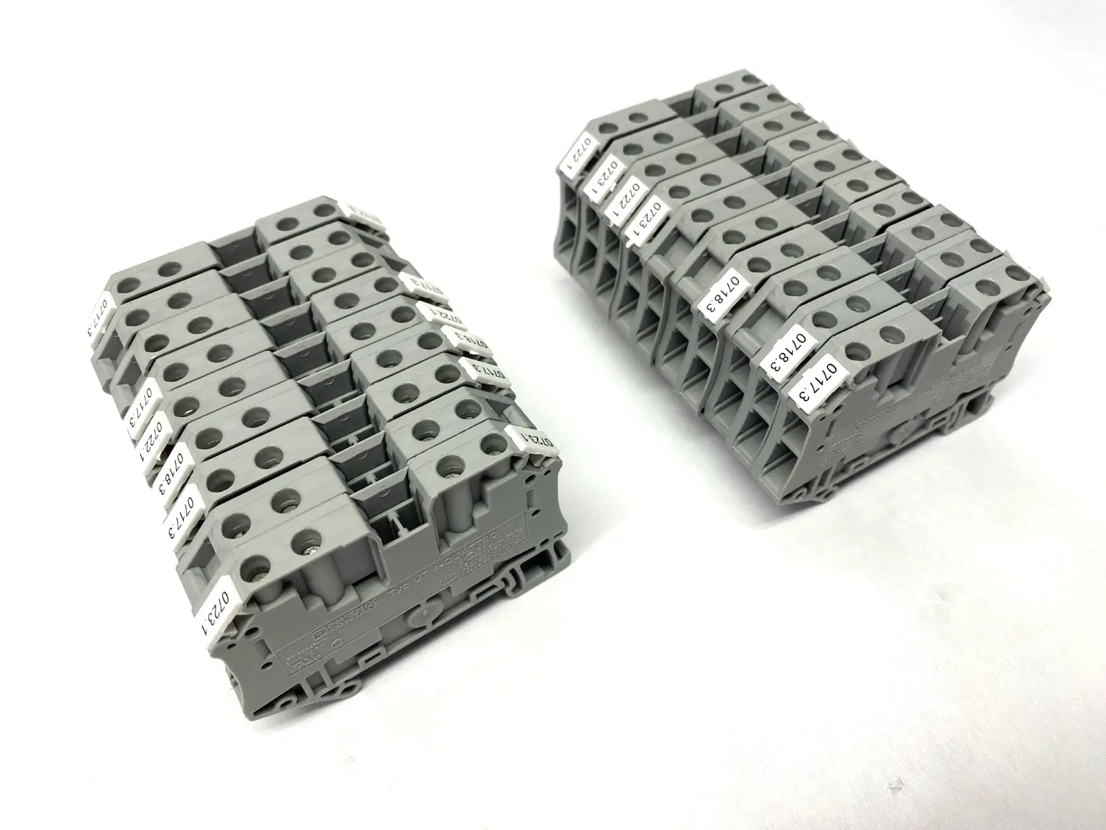 USED PHOENIX CONTACT TERMINAL BLOCKS 3044571 W/ END COVERS LOT OF 19