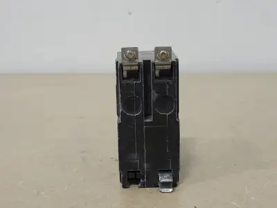 USED SQUARE D QOB220