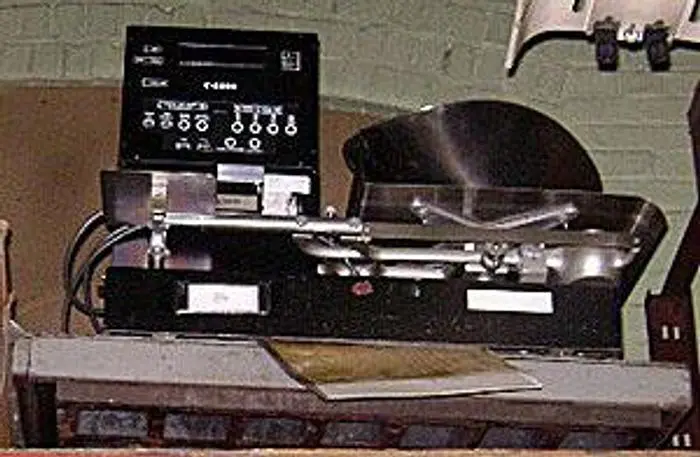 8001-400 Model C-2200 Digital Counting Scale