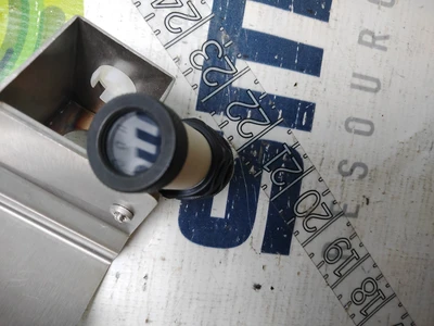 USED OMRON E3F2-R2C4-P1 & E39-R1