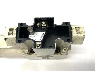 USED TOKYO KEIKI SOLENOID DIRECTIONAL CONTROL VALVE NO COVER