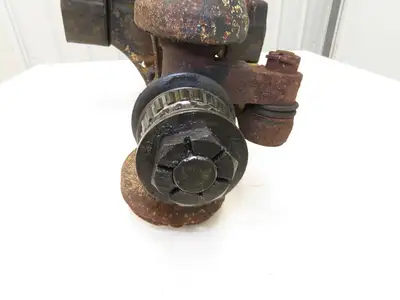 Hyster E60Z-33 Electric Forklift Rear Axle Dual Hydraulic Steering Assembly