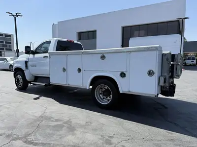 USED 2019 CHEVROLET W5500