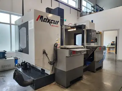 USED 2013 MAXCUT MCV-4425 RH-20