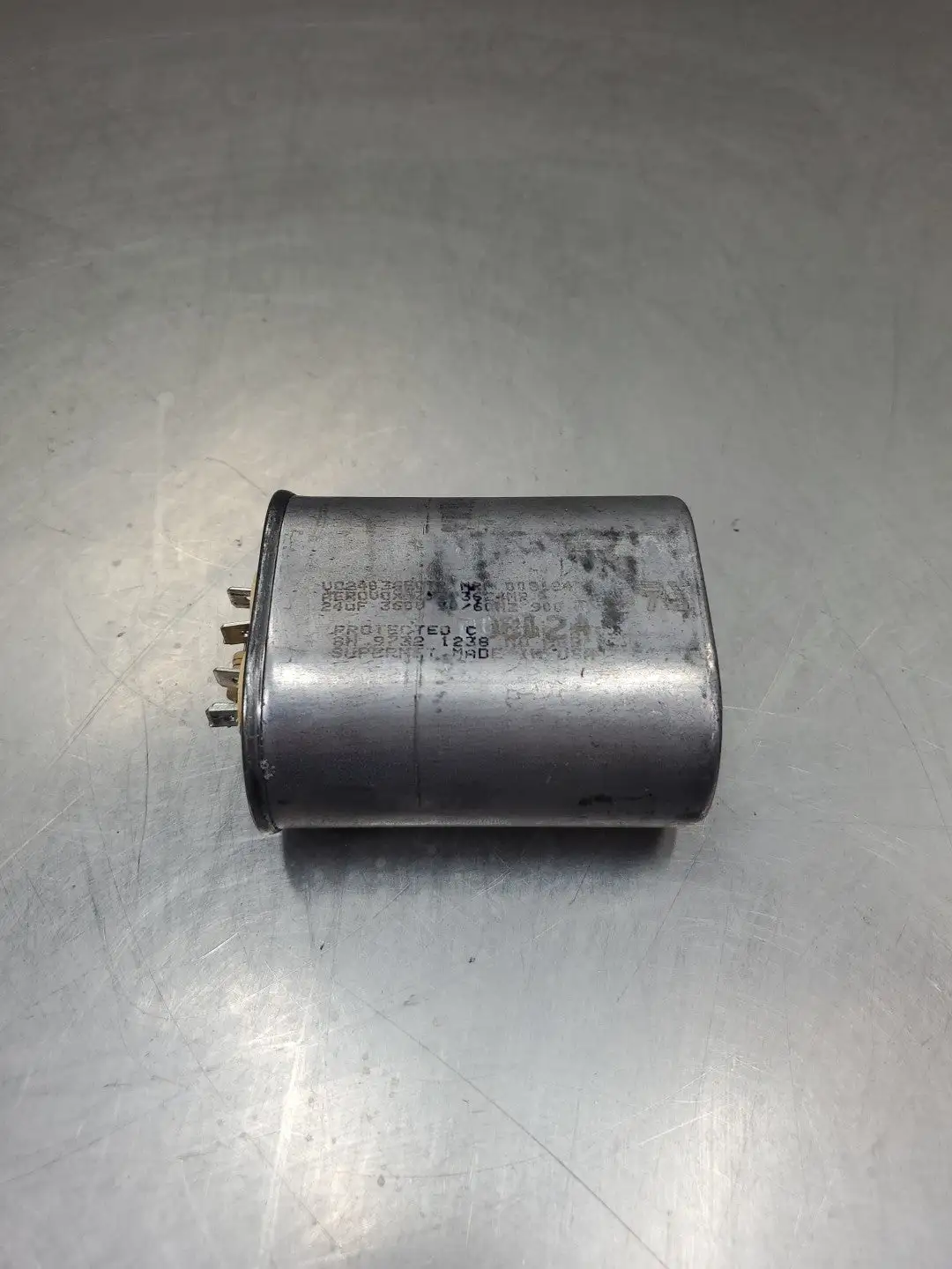 Superne U02403SE0 Capacitor, 24uF, 360V. 4E-40