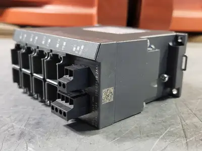 NEW SIEMENS 6GK5208-0BA10-2AA3