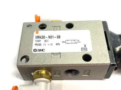 USED SMC MECHANICAL TOGGLE VALVE W/ ACTUATORS, BODY PORTED 1/8" NPT