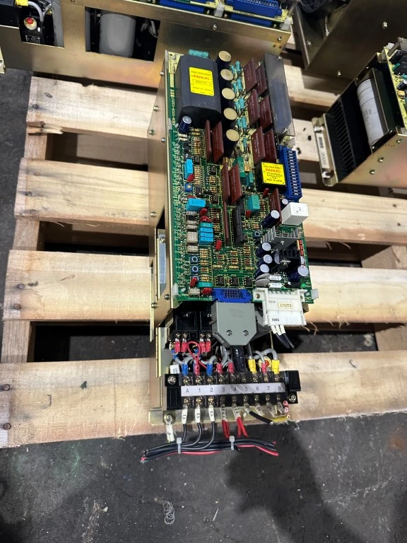 FANUC A06B-6047-H003 SERVO DRIVE
