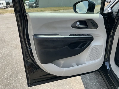 Used 2020 CHEVROLET PACIFICA Vans Michigan US | Miedema Asset Management Group #1321281