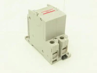 IDEC NC1V-2100 5 Amp Circuit Protector 2 Pole A Curve 250VAC/125VDC Lot of 9